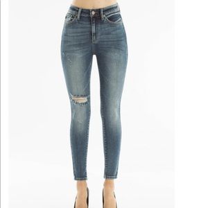 Kan Can medium wash jeans